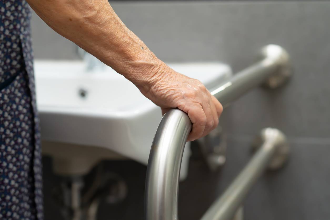rampes de douche, aménagement intérieur pour seniors